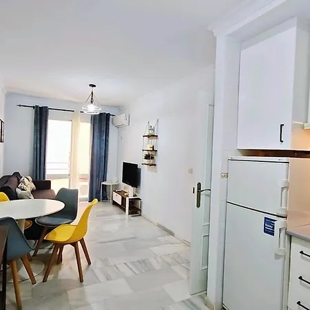 Cozy 1-bedroom - 50m From In Boliches Fuengirola